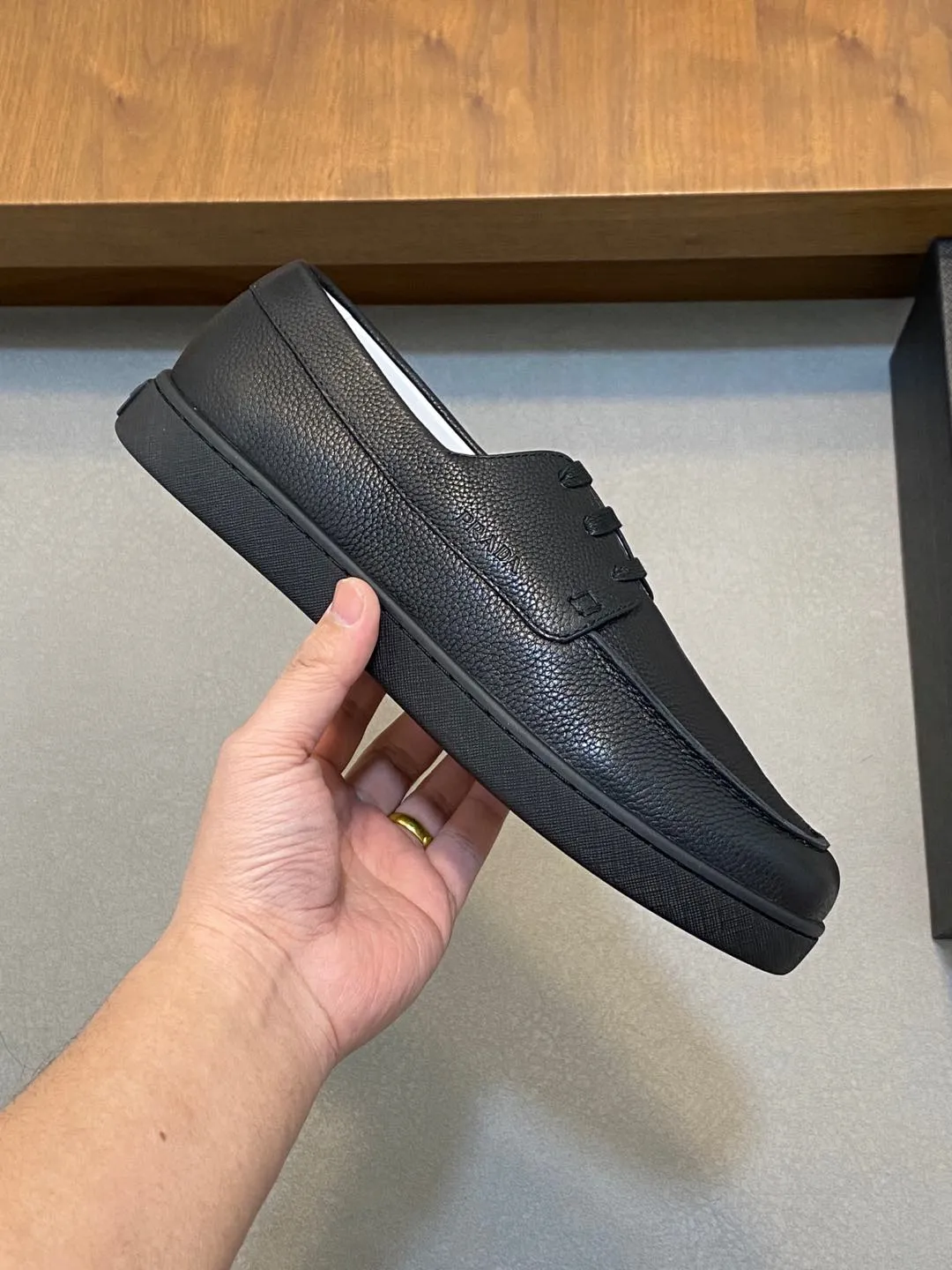 Men's shoes 💰700 [PRADA] Men's shoes are on sale at the counter, sold in Guangzhou, synchronized with the official website, 1 high-quality shipment ✔️ Original cowhide + cowhide lining, 1🆚1 replica, original sole, 38-45 (38.45 custom-made, non-refundable)